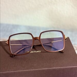 FT5915-B. Tom Ford blue light glasses no scratches on lenses barley worn,